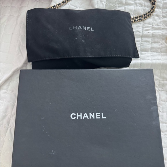 New Chanel Small Bag - Limited collection (only 3 models sold in Canada) - Picture 3 of 7